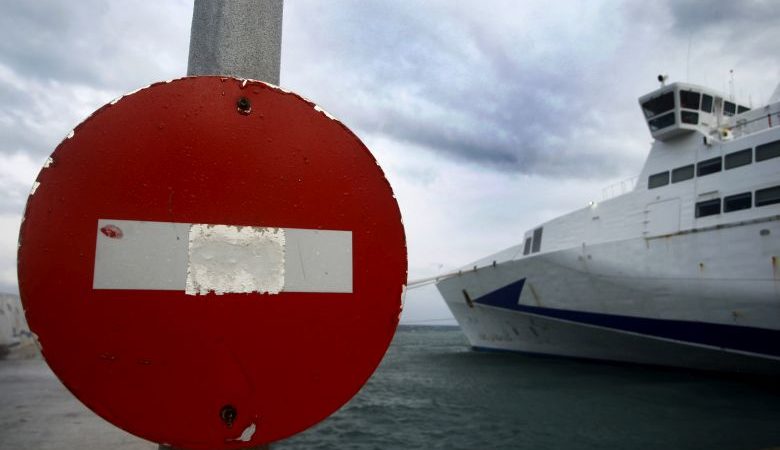 Απαγόρευση απόπλου: Πότε αναμένεται να αποπλεύσουν τα πλοία από Πειραιά, Ραφήνα και Λαύριο