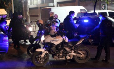Επίθεση με καδρόνια δέχθηκαν αστυνομικοί της ΔΙΑΣ στην Πατησίων
