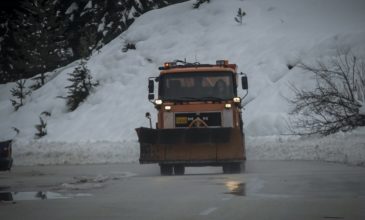 Έντονη χιονόπτωση στην κεντρική Ελλάδα