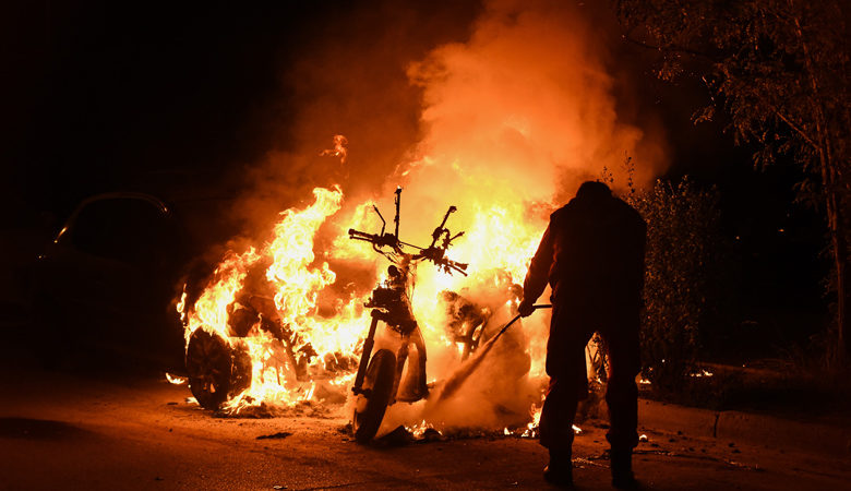 Επεισόδια με μολότοφ και δακρυγόνα στο ΣΕΦ