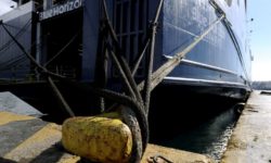 Δεμένα τα πλοία στο λιμάνι του Πειραιά την Τετάρτη 8 Μαρτίου λόγω 24ωρης Παν-Πειραϊκής απεργίας της ΠΝΟ