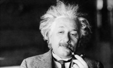 Άλμπερτ Αϊνστάιν: 3 μαθήματα του λαμπρού στοχαστή για μια ουσιαστική ζωή