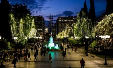 Σε «πόλη των Αγγέλων» μετατρέπεται η Αθήνα για τις εορτές