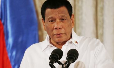 Ο Ντουτέρτε καλεί τους Φιλιππινέζους να εκτελέσουν τους καθολικούς ιερείς