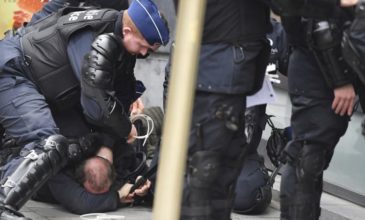 «Κίτρινα γιλέκα» και στις Βρυξέλλες – Συλλήψεις και οδοφράγματα