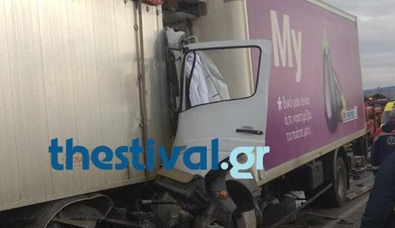 Ένας νεκρός από σύγκρουση φορτηγών στη Θεσσαλονίκη