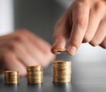 Τα οφέλη από τη νέα πρόωρη αποπληρωμή χρέους: «Aνάσα» στον Προϋπολογισμό 135 εκατ. ευρώ το χρόνο