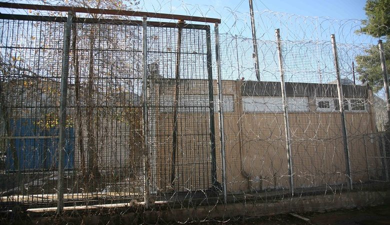 Ένταση στις φυλακές Αυλώνα, οι κρατούμενοι αρνούνται να μπουν στα κελιά τους