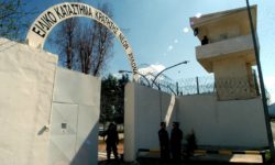 Άγρια συμπλοκή ανάμεσα σε κρατούμενους στις φυλακές Αυλώνα – 8 τραυματίες
