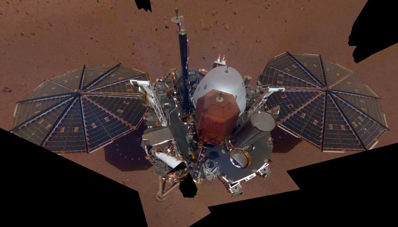 Το InSight τράβηξε την πρώτη του «σέλφι» στον Άρη