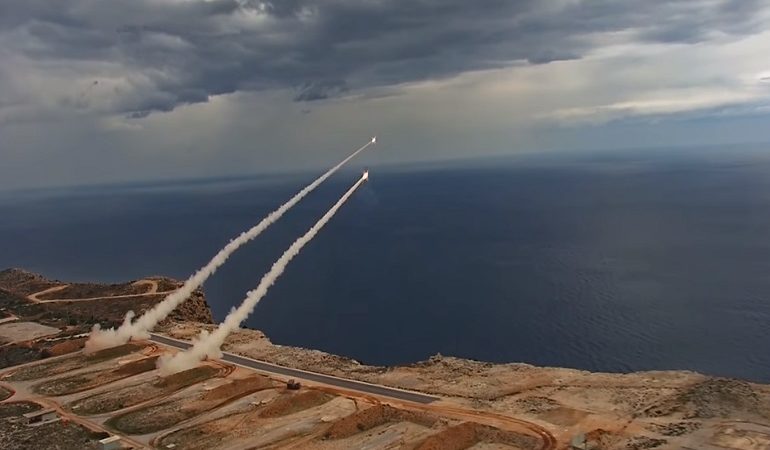 «Έβρεξε» πυραύλους και οβίδες στην Κρήτη