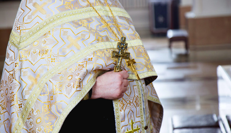 Ένοχος κρίθηκε ο ιερέας που έκανε «κήρυγμα» κατά της μάσκας στο Ρέθυμνο