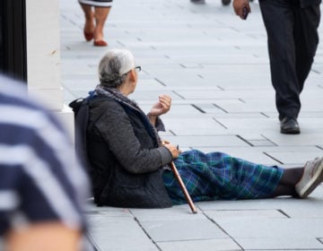 Αυξάνονται οι επαίτες κατά την εορταστική περίοδο