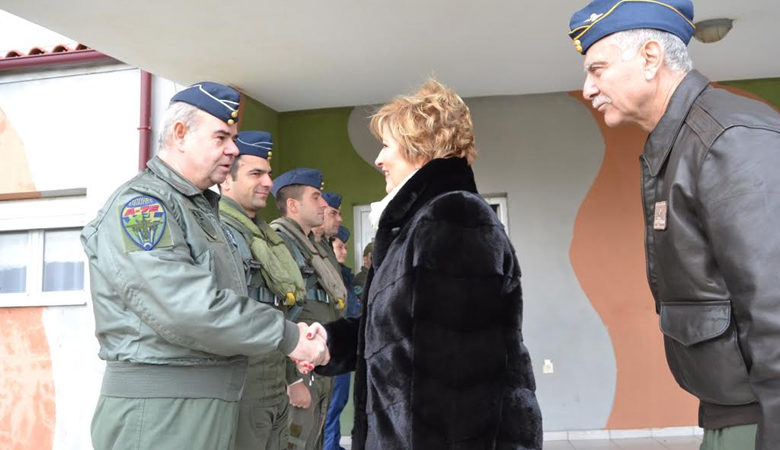 Σε ακριτικές μονάδες του Αιγαίου η υφυπουργός Εθνικής Άμυνας