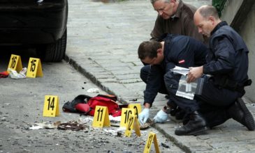Πυροβολισμοί με νεκρό στο κέντρο της Βιέννης