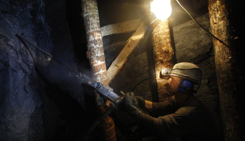 Ρωσία: Τουλάχιστον 200 άνθρωποι απομακρύνθηκαν από ανθρακωρυχείο λόγω καπνών