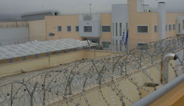 Άγριος ξυλοδαρμός μεταξύ κρατουμένων στις φυλακές Δομοκού