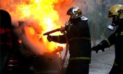 Στις φλόγες τυλίχθηκε τουριστικό λεωφορείο στην εθνική οδό στη Στυλίδα Φθιώτιδας