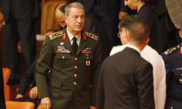 Τούρκος υπουργός Άμυνας: Οι προκλήσεις σε Αιγαίο και Μεσόγειο θα έχουν βαρύ τίμημα