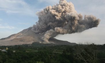 Κομμάτι του ηφαιστείου Κρακατόα κατέρρευσε προκαλώντας το φονικό τσουνάμι