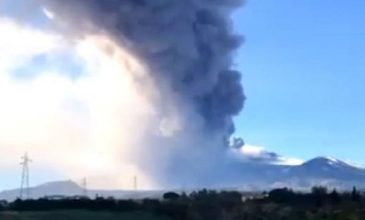 Έκρηξη στο ηφαίστειο Αίτνα στην Ιταλία – Έκλεισε το αεροδρόμιο