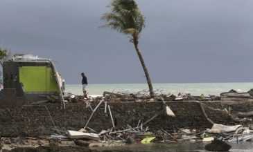 Μακραίνει η λίστα των θυμάτων στην Ινδονησία – Φόβοι για νέο τσουνάμι
