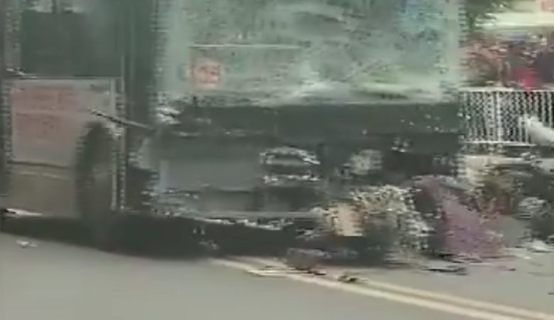 Πολύνεκρη τραγωδία σε πειρατεία λεωφορείου στην Κίνα