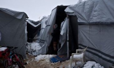 DW: Ένας καταυλισμός έξω από τον καταυλισμό προσφύγων στη Σάμο