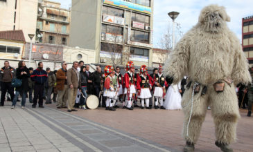 Το έθιμο της γουρνοχαράς και τα ρουγκατσάρια στην Καρδίτσα