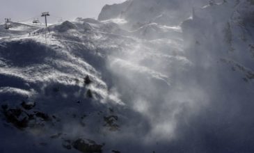 Τέσσερις σκιέρ έχασαν τη ζωή τους από χιονοστιβάδα στην Ελβετία