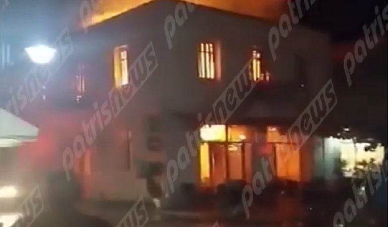 Κάηκε καφενείο στην κεντρική πλατεία της Γαστούνης