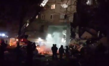 Κατέρρευσε πολυκατοικία στη Ρωσία – 3 νεκροί και δεκάδες αγνοούμενοι