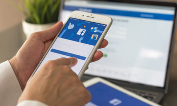 Δημοφιλείς εφαρμογές για τα «έξυπνα» κινητά μοιράζονται δεδομένα με το Facebook