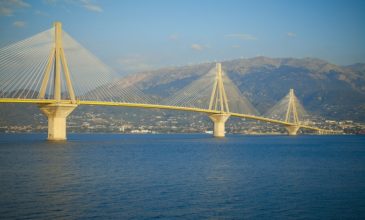 Περιορισμοί κυκλοφορίας στη γέφυρα Ρίου-Αντιρρίου λόγω ισχυρών ανέμων