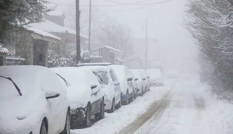 Κακοκαιρία Ζηνοβία: Σε επιφυλακή η Περιφέρεια λόγω της χιονόπτωσης