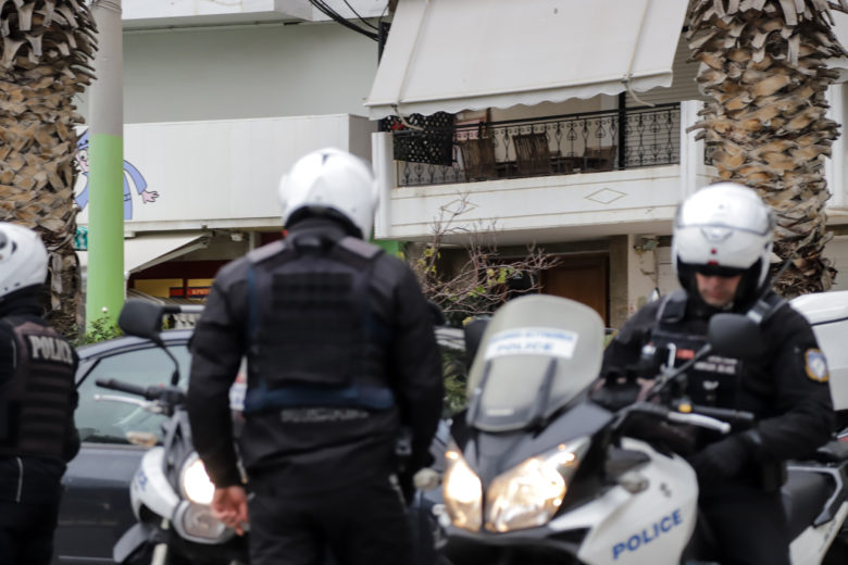 Σχέδιο με 2.000 αστυνομικούς εφάρμοσε η ΕΛ.ΑΣ. στην Αττική, ύστερα από πληροφορίες για επεισόδια λόγω των ποδοσφαιρικών αγώνων