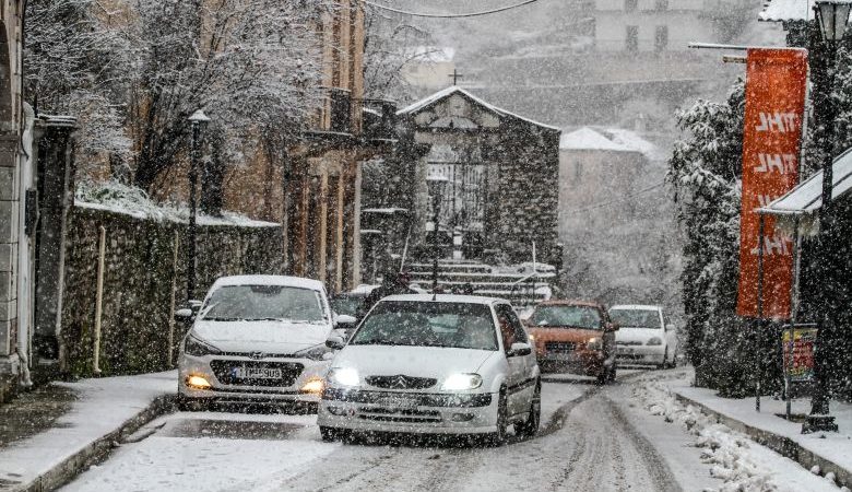 Ξεκινά η επέλαση του «Τηλέμαχου» με χιόνια ακόμη και στο κέντρο της Αθήνας