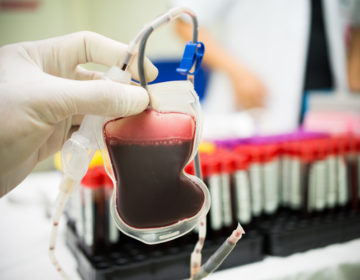 Λάθος μετάγγιση αίματος σε ασθενή ιδιωτικής κλινικής της Αθήνας – Έγιναν τρεις συλλήψεις