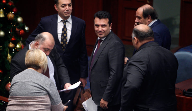 Ο ρόλος των Αλβανών βουλευτών στα Σκόπια και ο κίνδυνος αν βιαστεί η Αθήνα