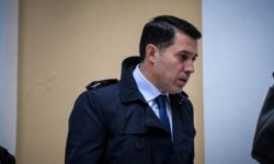 Υπόθεση Novartis: Απαλλάσσεται από την κατηγορία της παθητικής δωροδοκίας ο Νίκος Μανιαδάκης