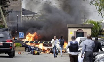 Αιματηρή επίθεση Σομαλών εξτρεμιστών σε ξενοδοχείο στην Κένυα