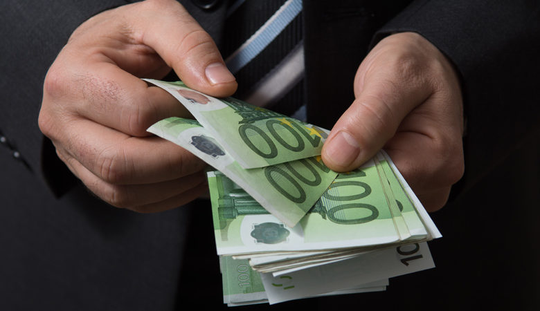 Κορονοϊός: Αιτήσεις για έκτακτη επιχορήγηση έως 400.000 ευρώ για πληττόμενες επιχειρήσεις