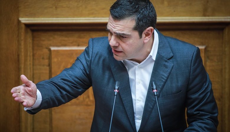 Τσίπρας στη Βουλή: Καθίστε κάτω τώρα μιλάει ο πρωθυπουργός της χώρας