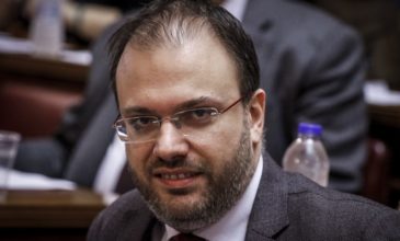 Θεοχαρόπουλος: Δεν δίνουμε ψήφο εμπιστοσύνης, χρειάζεται μια νέα κυβέρνηση
