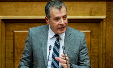 Θεοδωράκης: Οι βουλευτές που είδαν «συριζαϊκό» φως κρύβονται