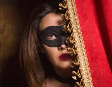 Καθηγητής επέβαλε σε φοιτήτριες του «συμβόλαια σκλαβιάς»