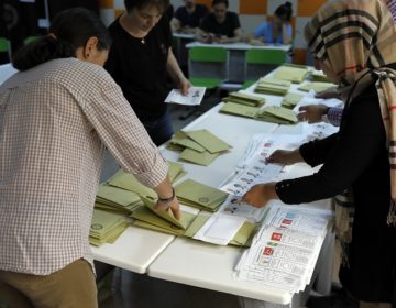 Ξήλωσαν νεοεκλεγέντες Κούρδους δημάρχους στην Τουρκία
