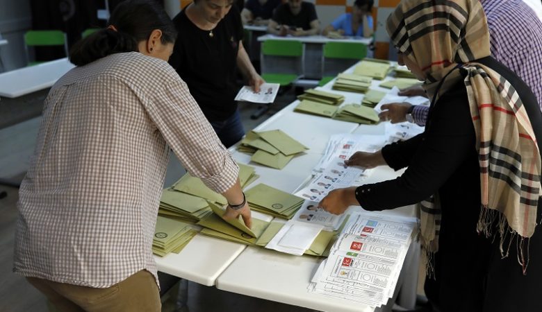Ψηφοφόρος ηλικίας… 165 ετών στους εκλογικούς καταλόγους της Τουρκίας
