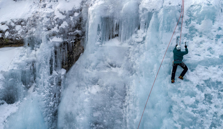 Αναρρίχηση στον πάγο – Εντυπωσιακές εικόνες από το Λαϊλιά Σερρών