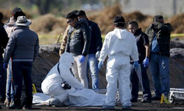 Βρίσκουν συνέχεια πτώματα μετά την έκρηξη πετρελαιαγωγού στο Μεξικό